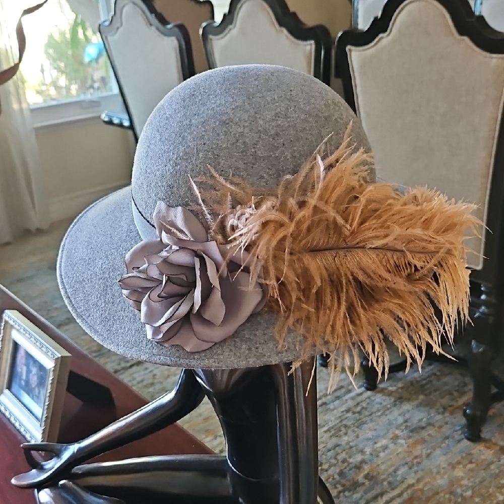 Rare Vintage Feather Fox Light Grey Wide-Brim Hat - Never Worn - 40+ Years Old